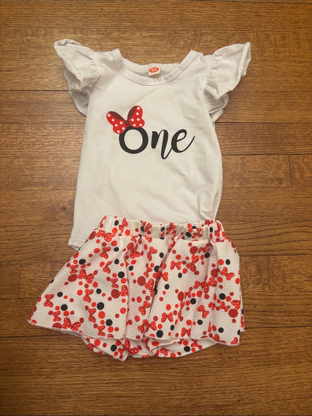 White 'One' Ruffle Sleeve Top & Red Polka Dot Skirt Set - Kids